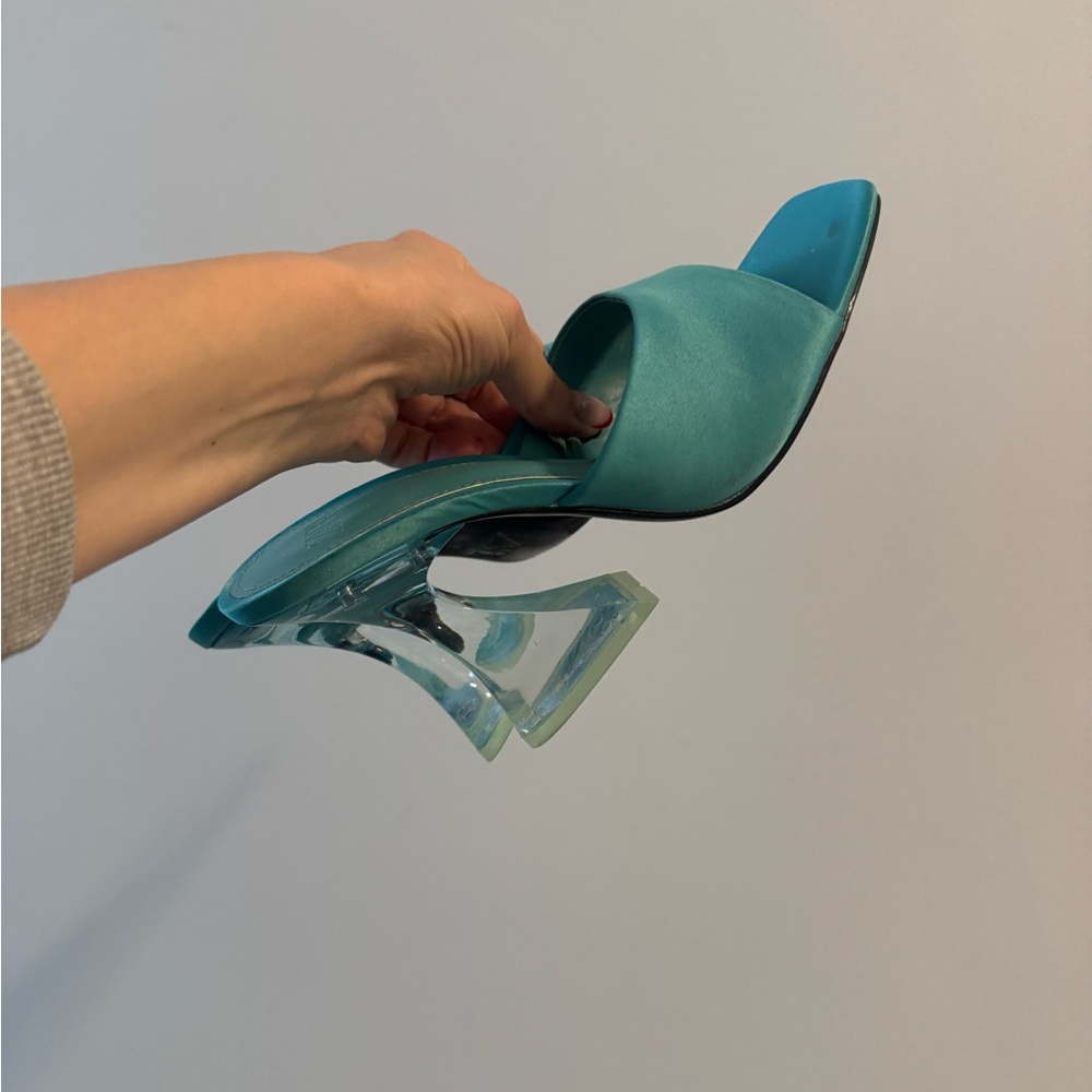 Zara high heels new without tags